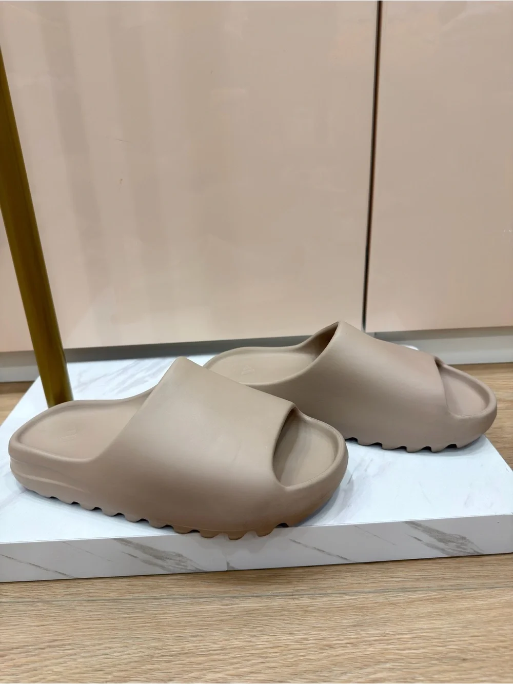 Yeezy streamlined slide